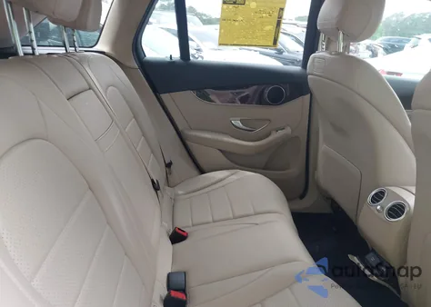 2019 Mercedes-Benz Glc 300 from USA, damaged, VIN WDC0G4JB1KV149715